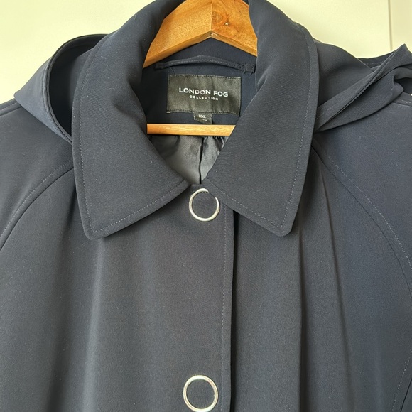London Fog Collection Women's XXL Snap Navy Blue Raincoat-Detachable Hood Lined - Picture 5 of 14